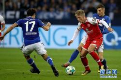 B体育体育网站-德甲劲旅沙尔克04遭遇四连败，陷入泥潭深渊