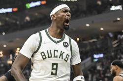 B体育体育下载-雄鹿逆转勇士，再度笑到最后