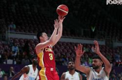 B体育体育地址-关于一场紧张比赛惊险收官，球队成功保持领先的信息