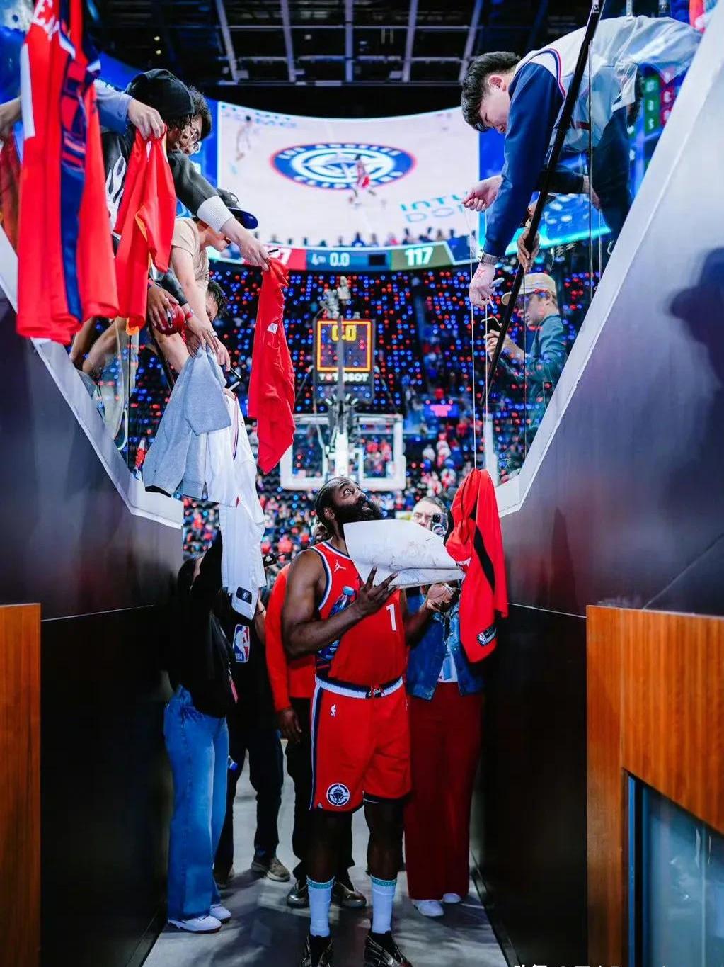 关于火箭主场击败小牛，哈登发威，球队迎来胜利颤抖的信息