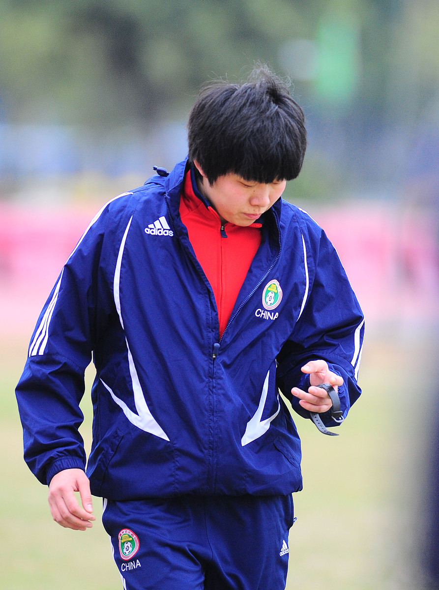 国内球员出色发挥,球队团结拼搏的简单介绍 国内球员出色发挥,球队团结拼搏的简单介绍