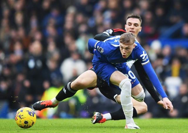 曼城中下游外，斯特林创造反超惊讯的简单介绍