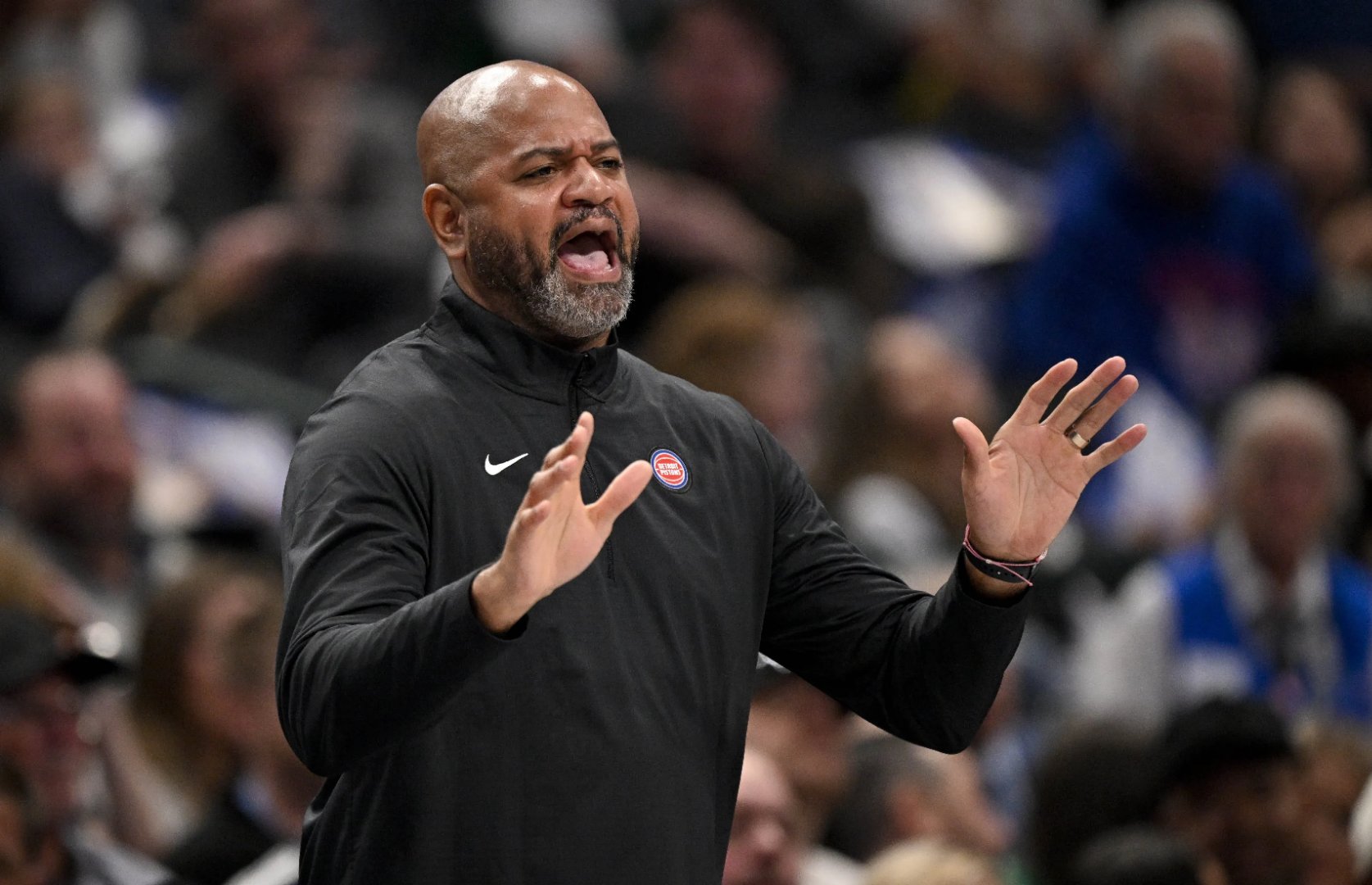 包含活塞队面临重建挑战，安德烈德拉蒙德成为核心的词条