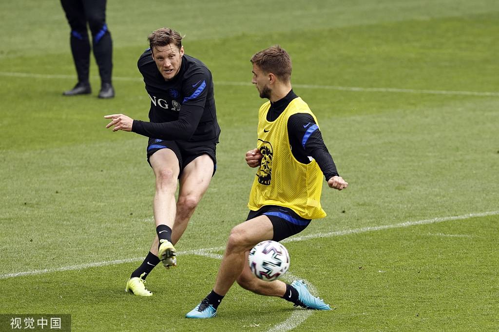 荷兰豪胜,力压对手取得小组第一 荷兰豪胜,力压对手取得小组第一