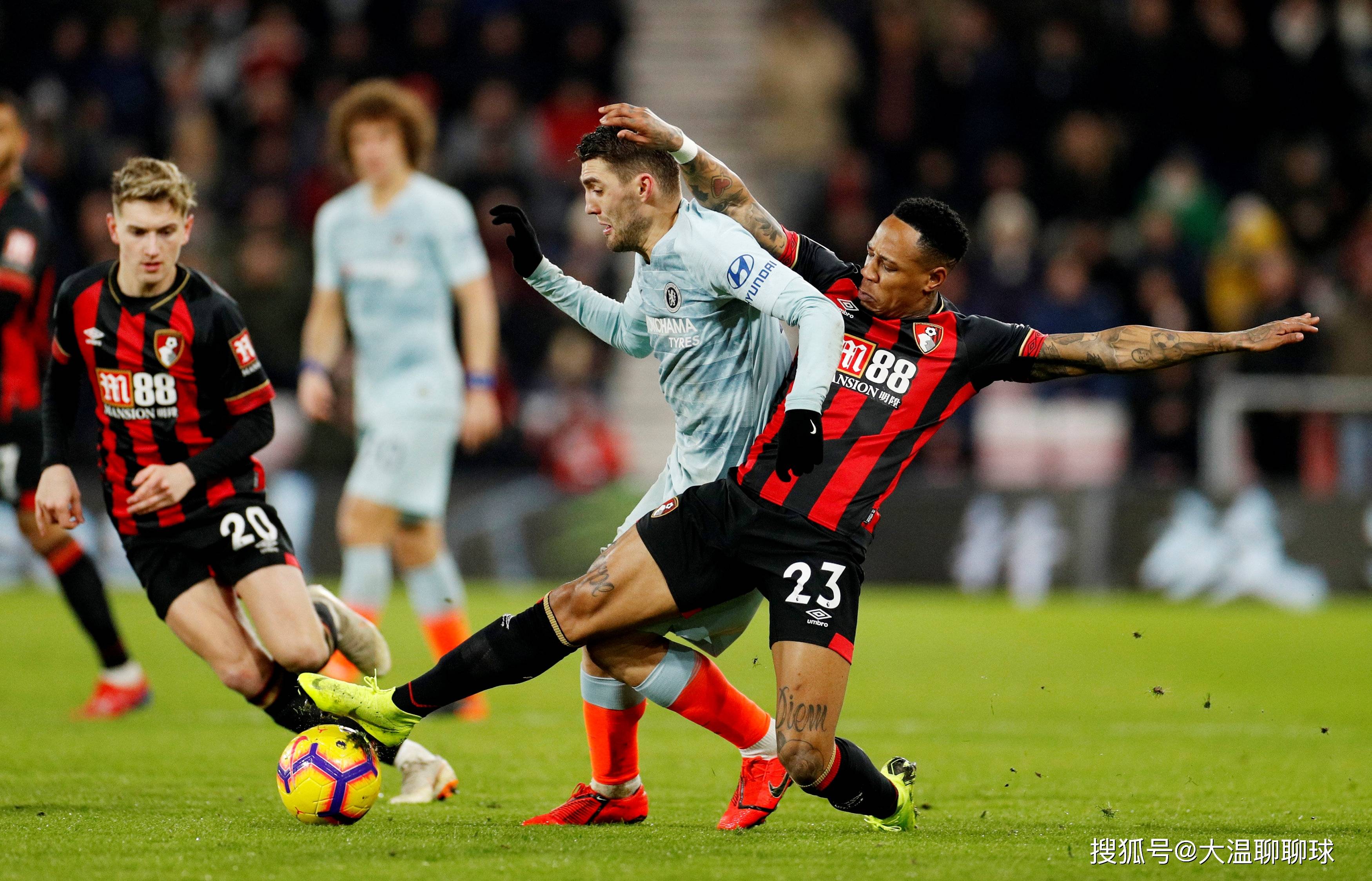 狼队客场逆袭抢分，意外击败对手取得胜利