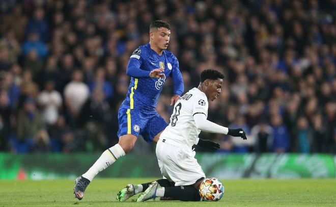 里尔将对阵尼斯：胜者将拔得头筹