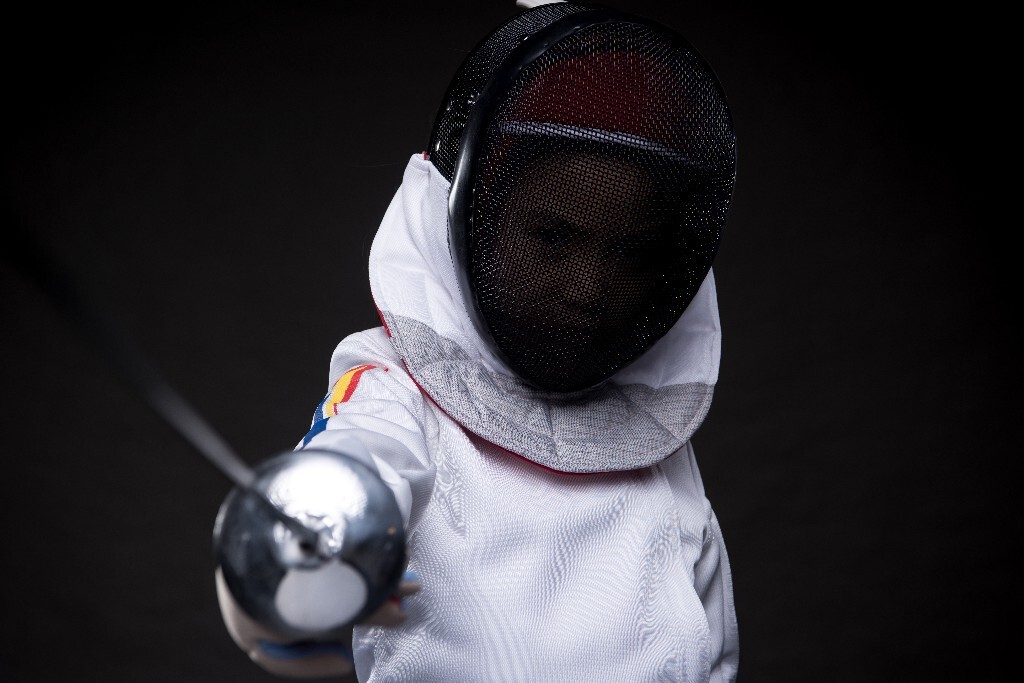 荷兰击剑队员飒爽登场，晋级半决赛