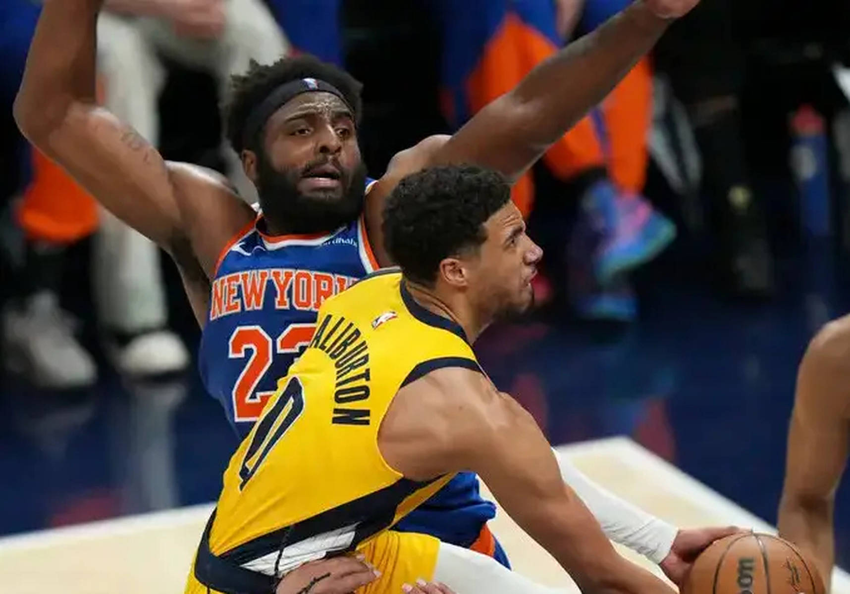 步行者胜开拓者,继续争夺季后赛资格 步行者胜开拓者,继续争夺季后赛资格