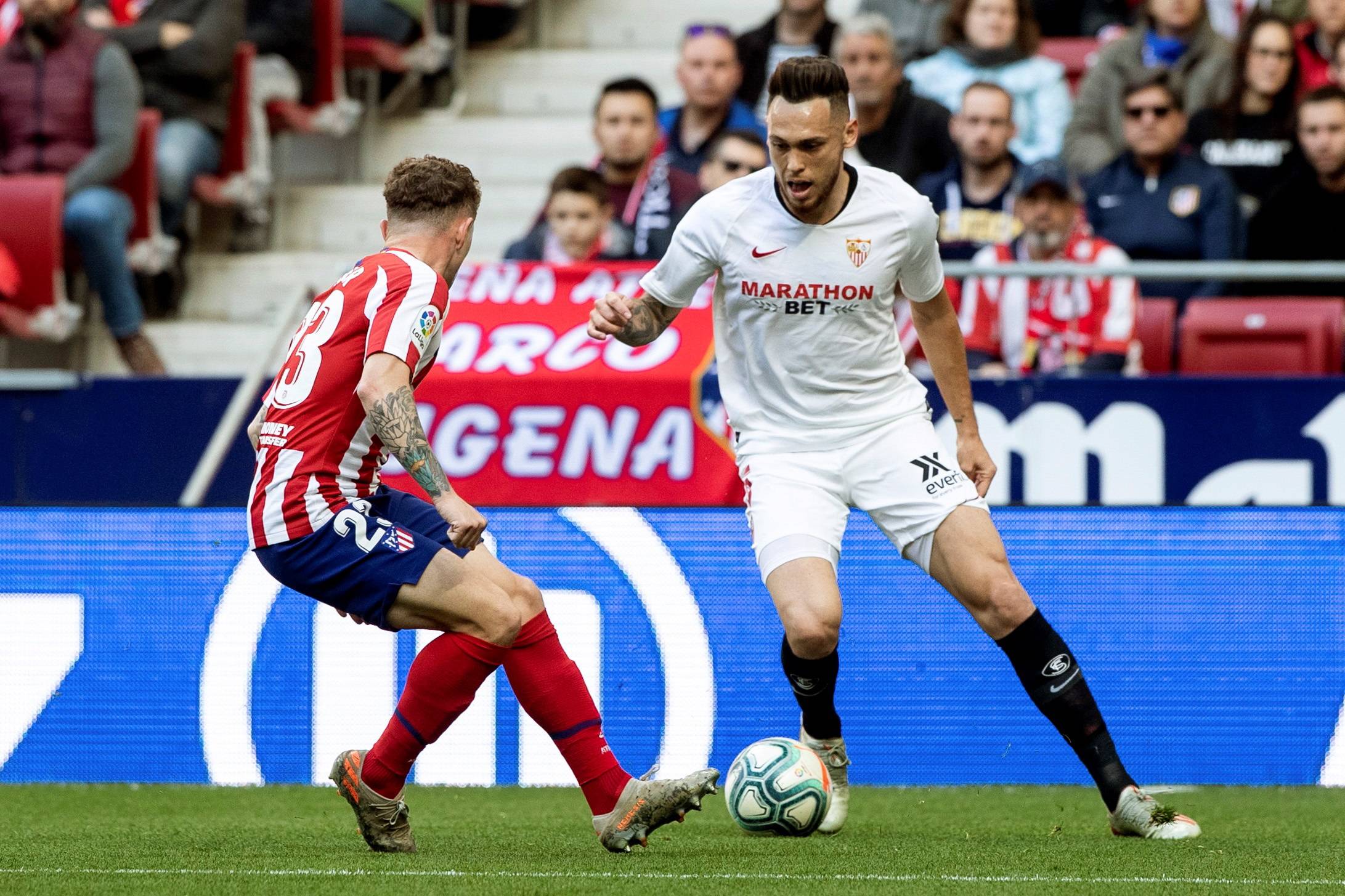 包含阿拉维斯客场平局，球队保持不败的词条