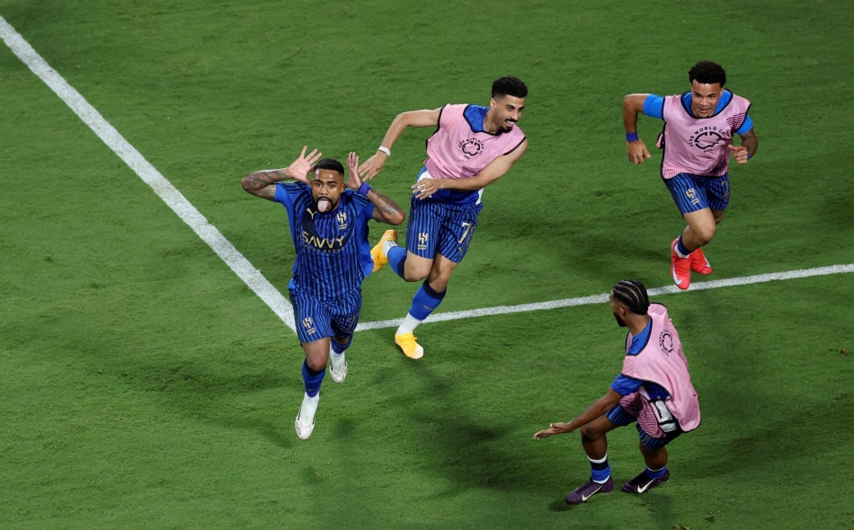 包含曼城大胜进入欧洲巅峰赛事四分之一决赛的词条